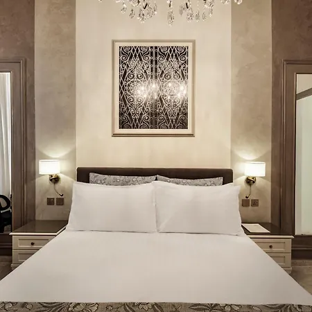 Hotell Sterling Luxury *
