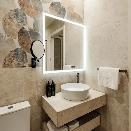 Sterling Luxury Hotell