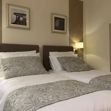 Hotel Sterling Luxury