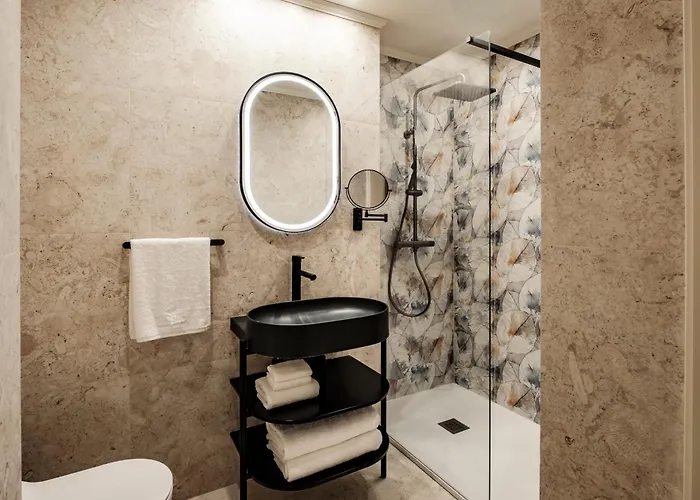 Hotel Sterling Luxury