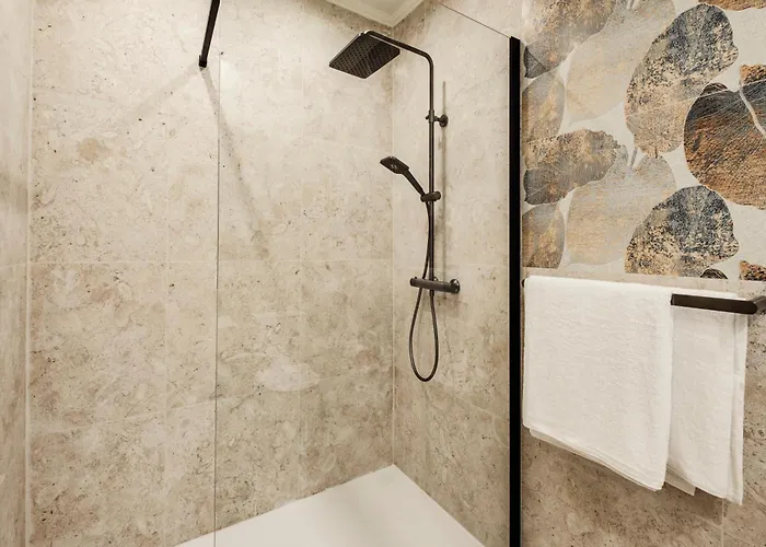 Hotel Sterling Luxury