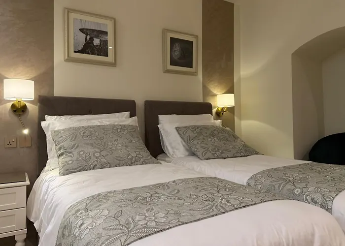 Hotel Sterling Luxury